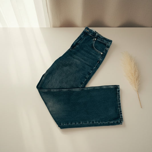 Women's High-Waisted Straight-Leg Jeans